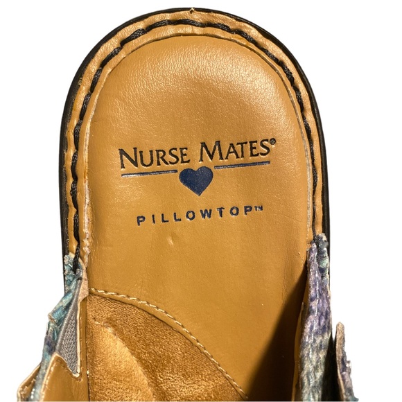 Women’s Nurse Mates 💙 Gala Clog Aqua Snake Print Slip Resistant Size 7M - Picture 8 of 12